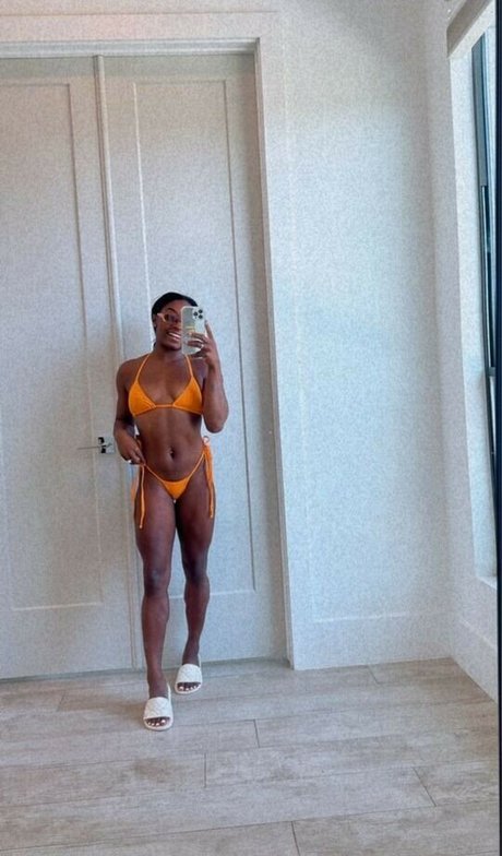 Simone Biles jolie star du porno images