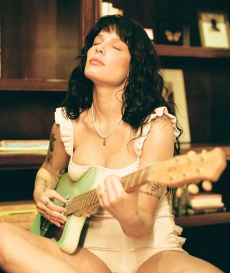 Halsey belle étoile photos