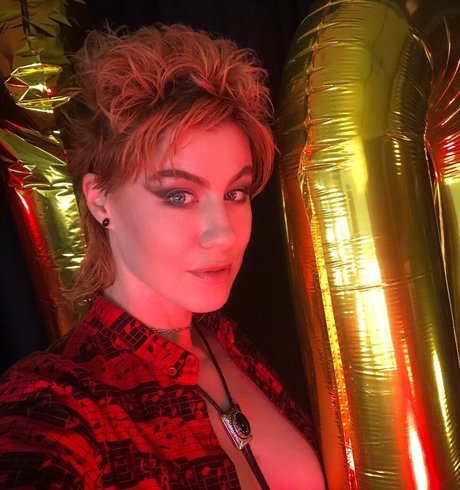 Comicbookgirl19 star du porno en haute qualité image