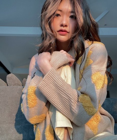 Kkatamina modèle sympa photo