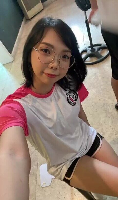 KitzCua star du porno de haute qualité image