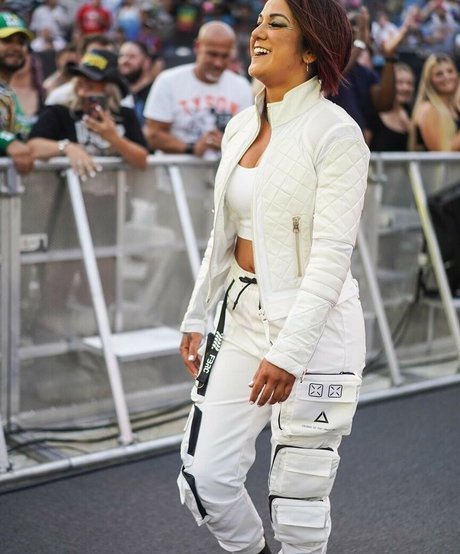 Bayley meilleure étoile des photos