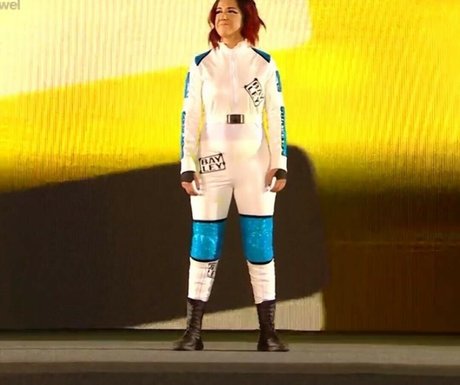 Bayley haut modèle image