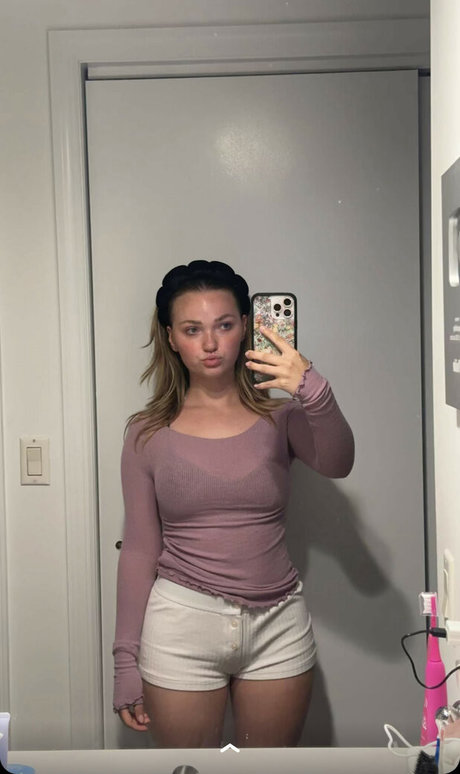 Alyssa Mckay haut modèle galerie