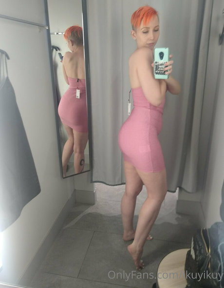 Ikuy beau modèle des photos