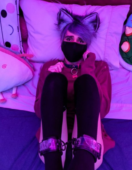 FemboyPup modèle artistique galerie