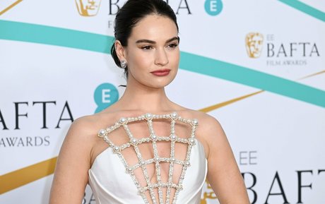 Lily James modèle pornographique photo