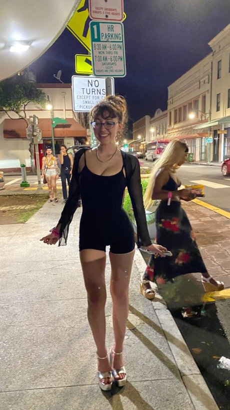 Anuhea Nihipali art star du porno archive