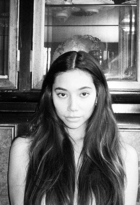 Desiree Flores modèle porno image