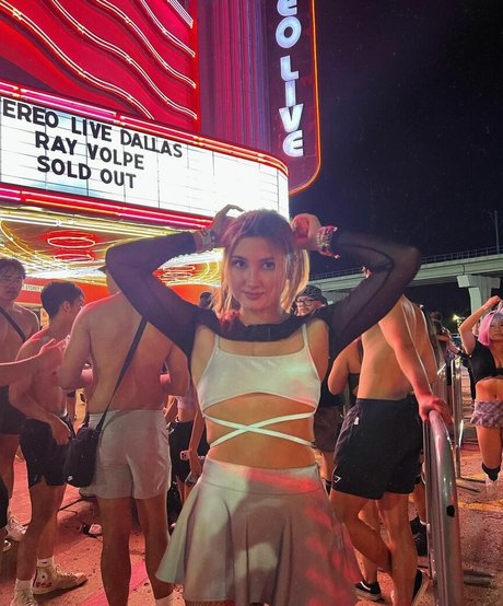 Leoniemontybtw haut étoile galeries