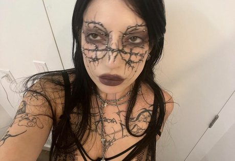 DeathbyRomy art modèle img