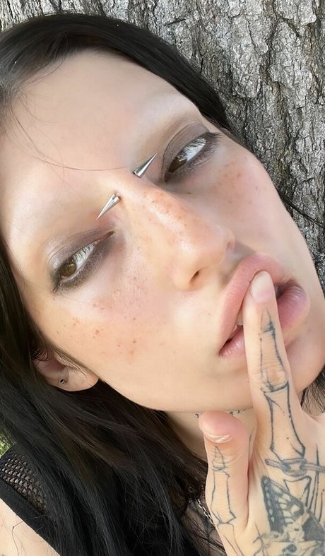 DeathbyRomy étoile hd des photos