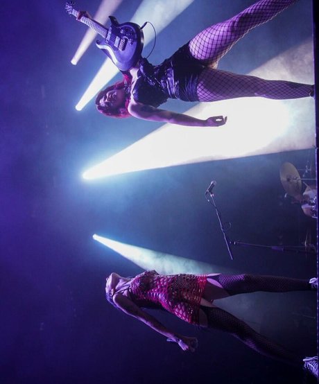 visage blond uniquementfans parfait nu archive