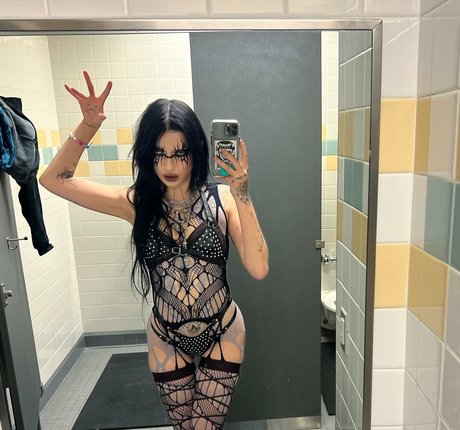 DeathbyRomy star du porno gratuite galerie