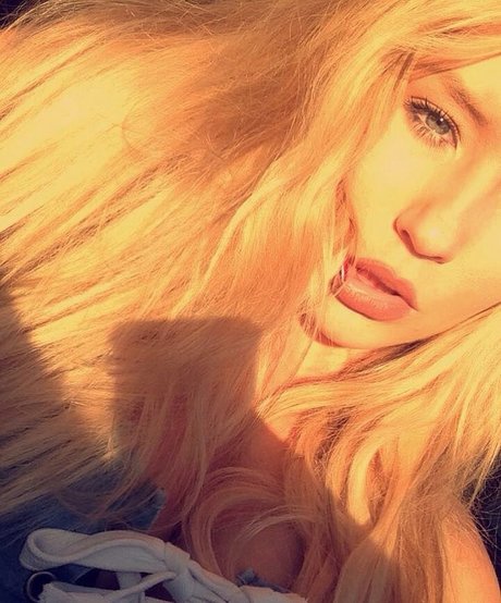 influenceur des médias sociaux onlyfans joli porno images