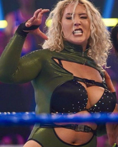 Nikkita Lyons art de star du porno image