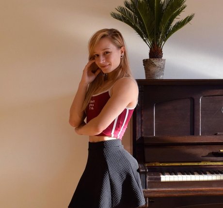 Aline Dessine star du porno chaude images