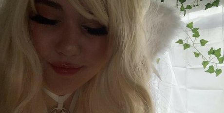 Moyumii modèles nus img