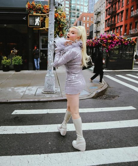 Kim Petras star du porno chaude img