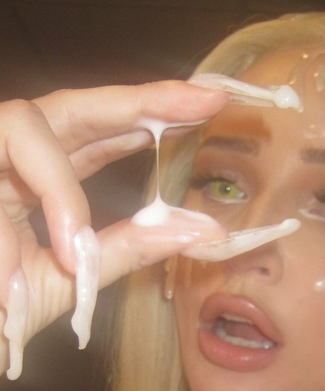 Kim Petras actrice de grande qualité photos