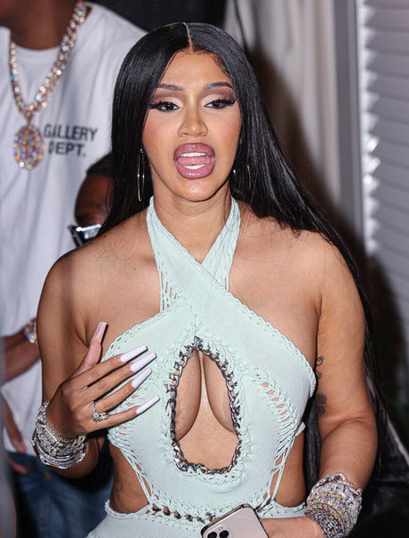 Cardi B étoile xxx collection