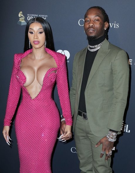 fans asiatiques poilus uniquement des nus parfaits img