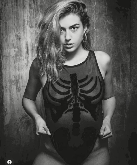 lapintoramarta actrice sexy galerie