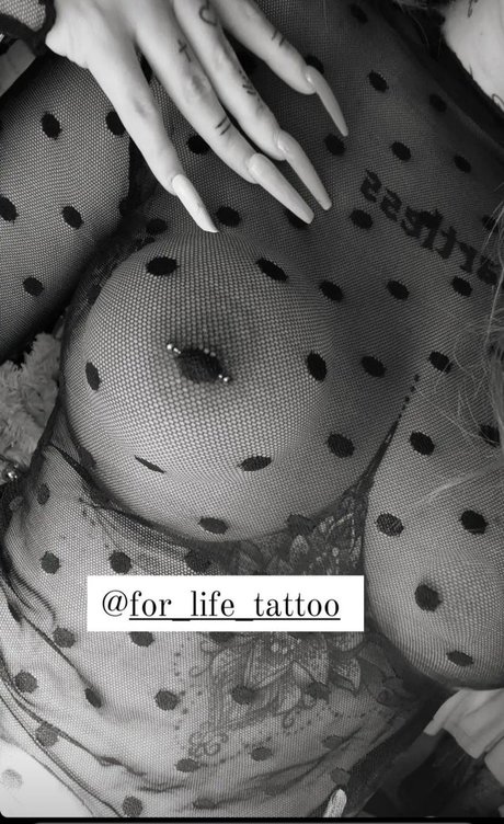 Dzsenifer Vajai modèle de sexe collection