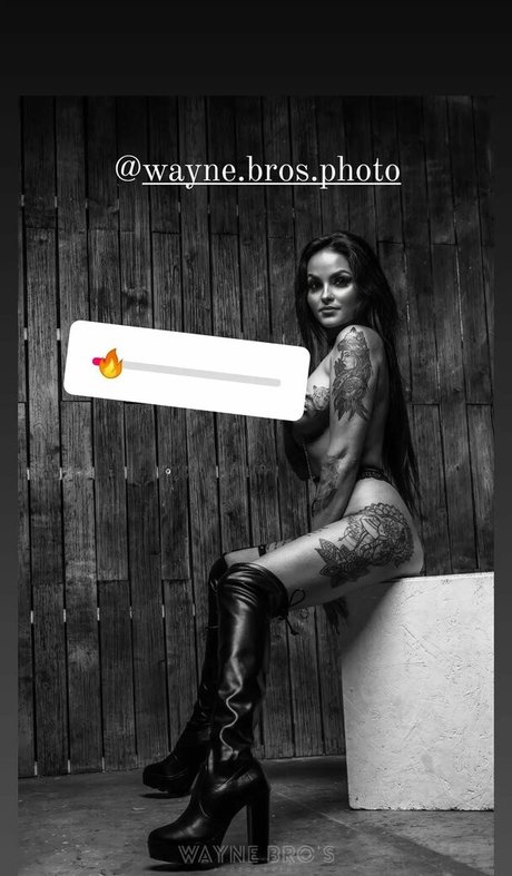 Dzsenifer Vajai modèle xxx galeries