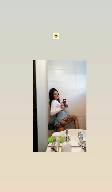 Dzsenifer Vajai actrice porno img