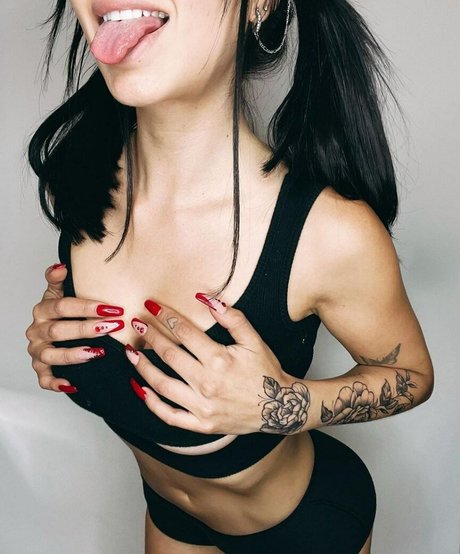 Caelike étoile adulte photos