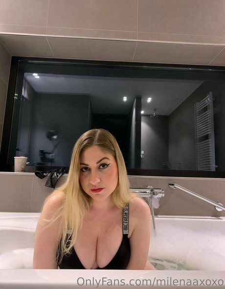 milenaaxoxo star du porno en haute qualité des photos