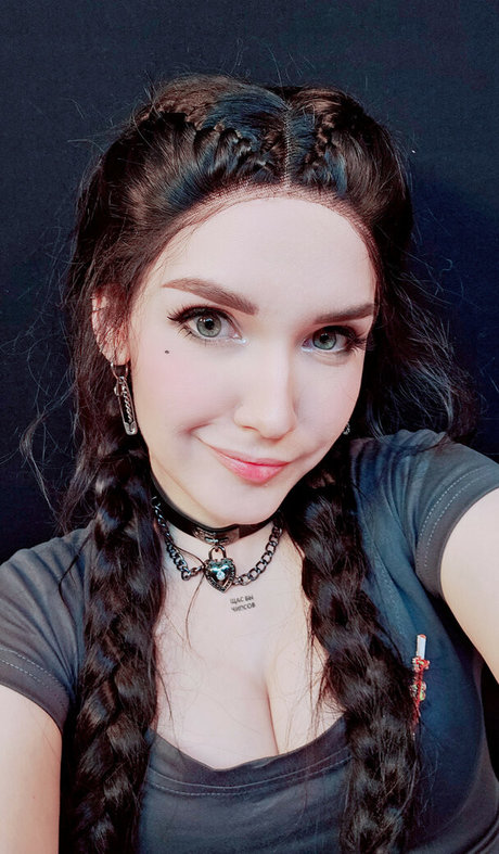 KittyKlaw ASMR modèle joli archive