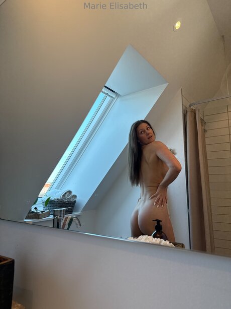 Marie Elisabeth modèle xxx des photos