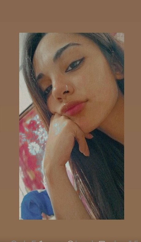 melumeluu15 actrice artistique galerie