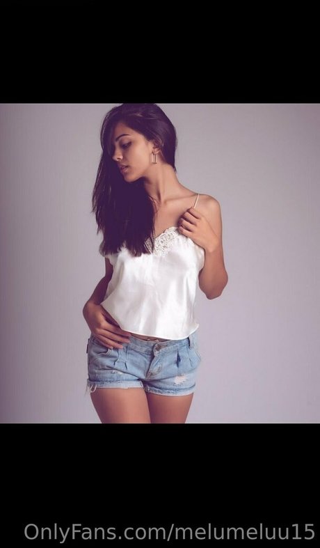 chaton courbé onlyfans sexy belle des photos