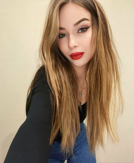 fans de grosses femmes aux gros seins uniquement nu en haute qualité archive