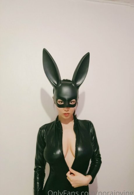 norajoy official actrice de nus photos