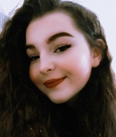 valya_ modèle joli img