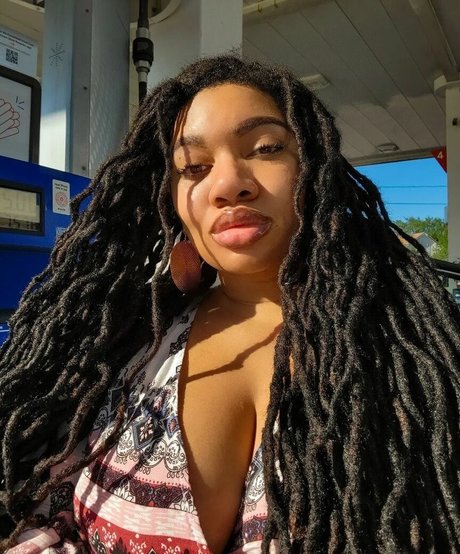 Locked Honey Princess star du porno sympa image