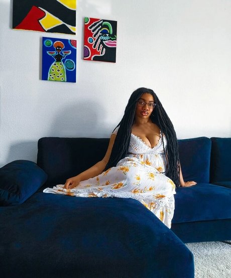 Locked Honey Princess star du porno adulte des photos