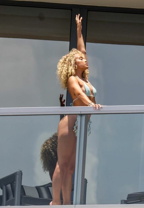 Jasmine Sanders modèle porno image