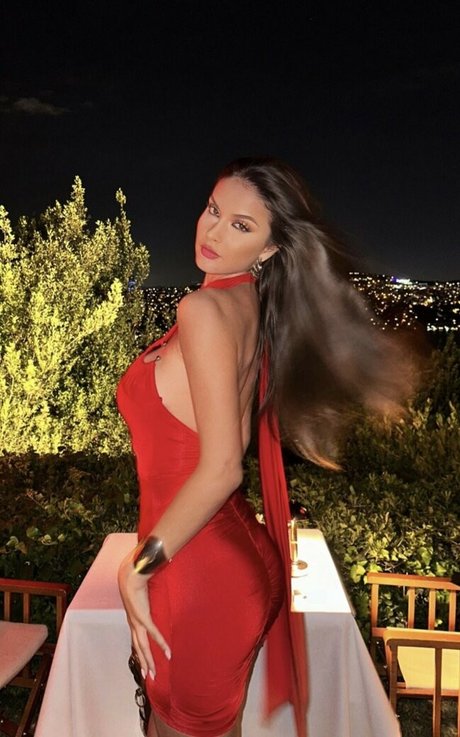 Oriola Marashi jolie actrice archive