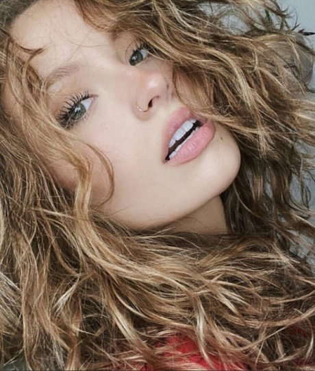 Miahandley star du porno en haute qualité des photos