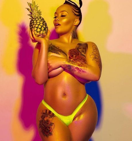 Sara Gold modèle exclusif img