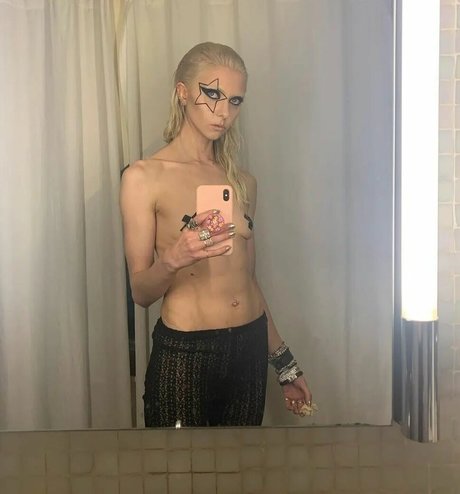 Taylor Momsen sexe star du porno collection