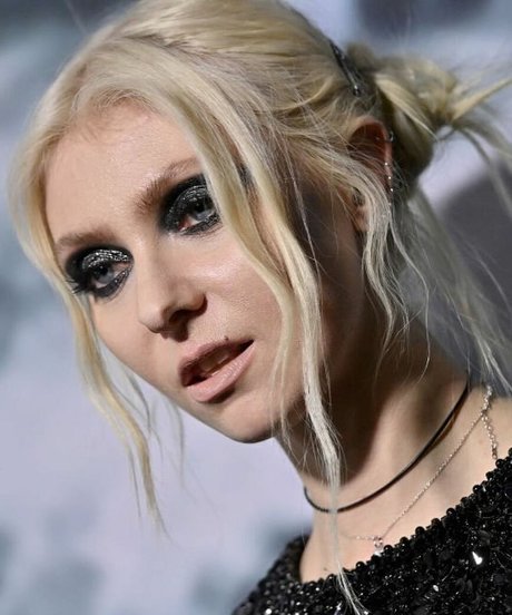 Taylor Momsen star du porno en haute qualité galerie