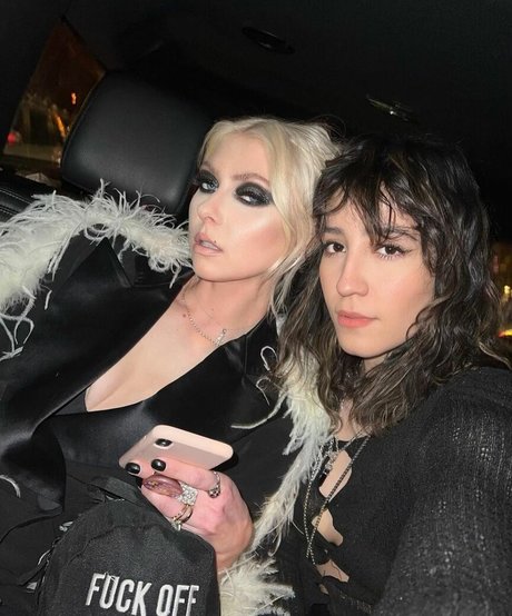 ado asiatique solo onlyfans xxx magnifique collection