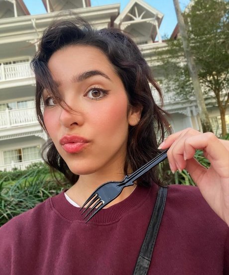 ASMR Glow actrice nue collection