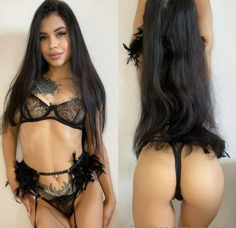 lola redly modèle galeries